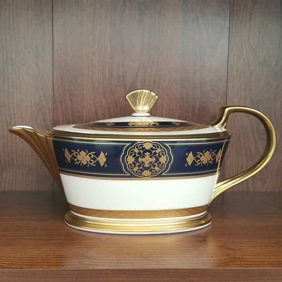 Noritake Imperial Crest Tea Pot w/lid Cobalt Blue & Gold in Excellent Condition
